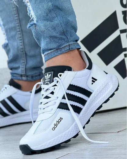 Adidas - Scarpe da ginnastica impermeabili 2025